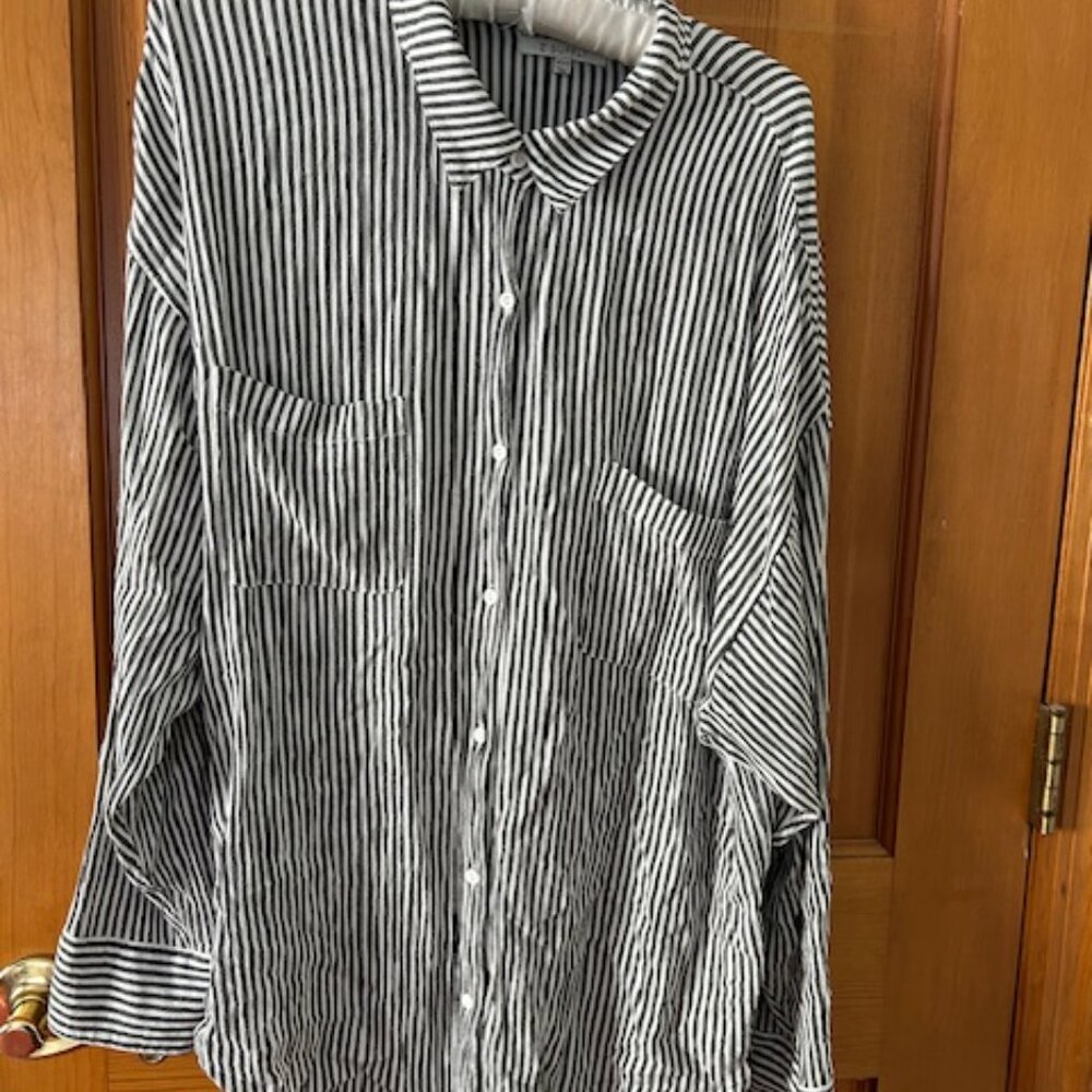Oversized, pin-stripped gray Z-Supply blouse (XS/S)